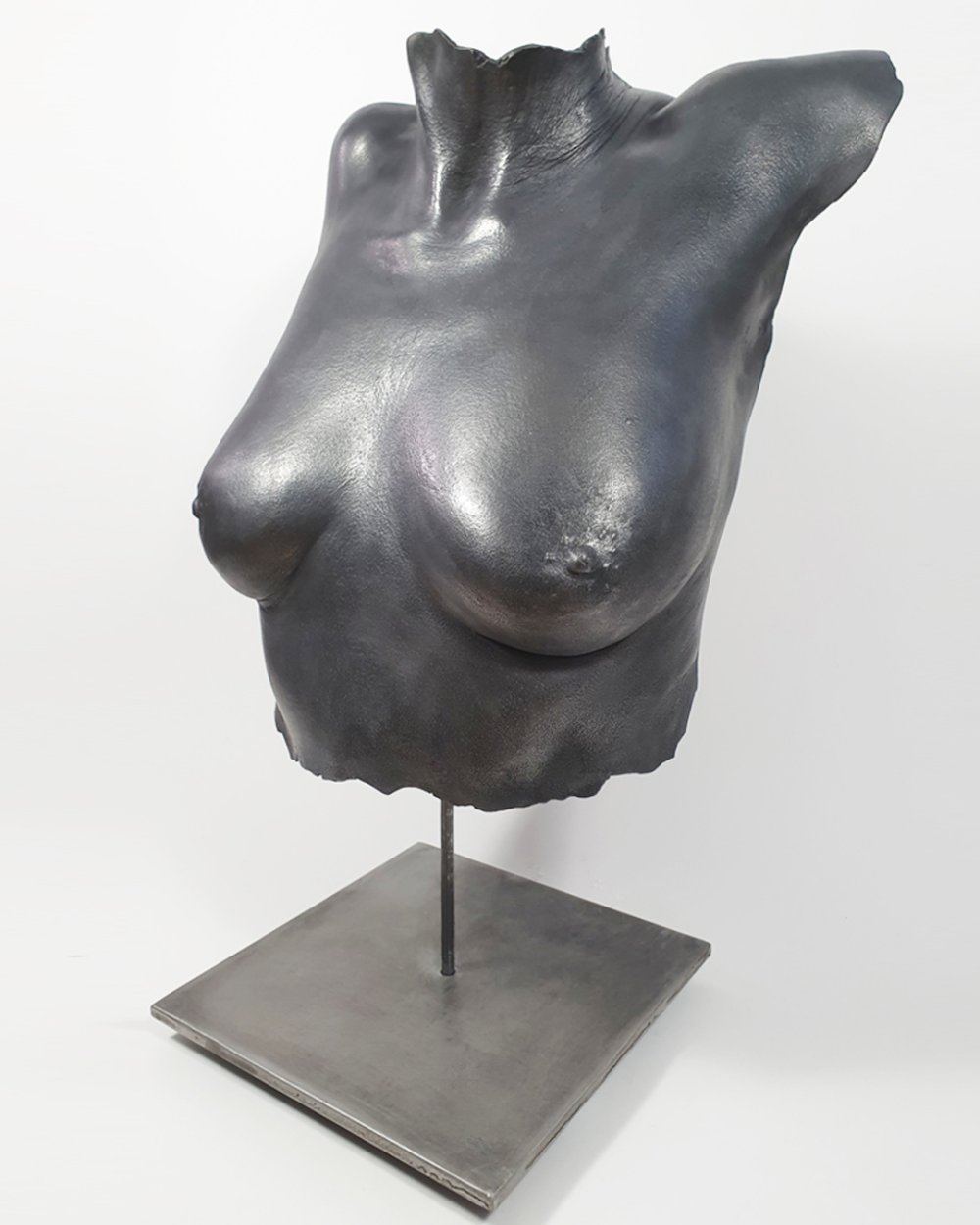 Borstbeeld van het lichaam met een bodycasting afdruk van de borsten
