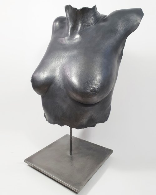 Borstbeeld van het lichaam met een bodycasting afdruk van de borsten